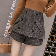 Load image into Gallery viewer, Fashion wool short