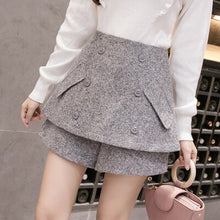 Load image into Gallery viewer, Fashion wool short