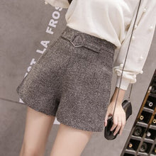 Load image into Gallery viewer, High waisted woolen short
